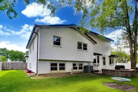 8 Charles Court Buffalo Grove IL 60089
