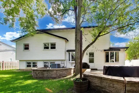 8 Charles Court Buffalo Grove IL 60089