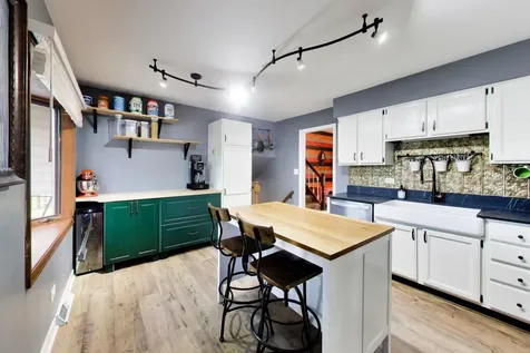 8 Charles Court Buffalo Grove IL 60089