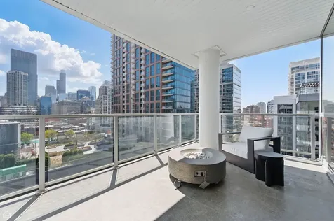 146 West Erie Street Chicago IL 60654