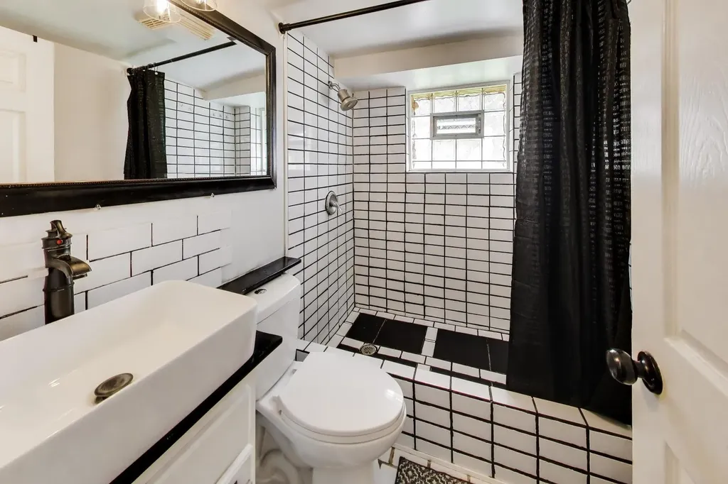 5412 North Western Avenue Chicago IL 60625