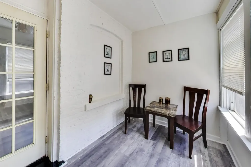 5412 North Western Avenue Chicago IL 60625