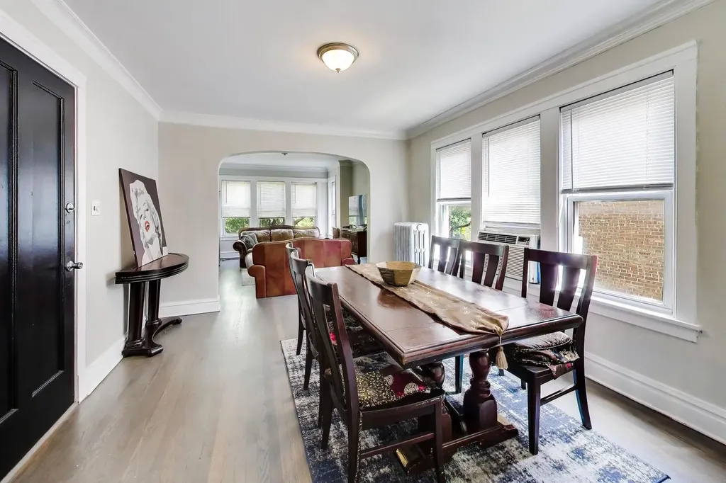 5412 North Western Avenue Chicago IL 60625