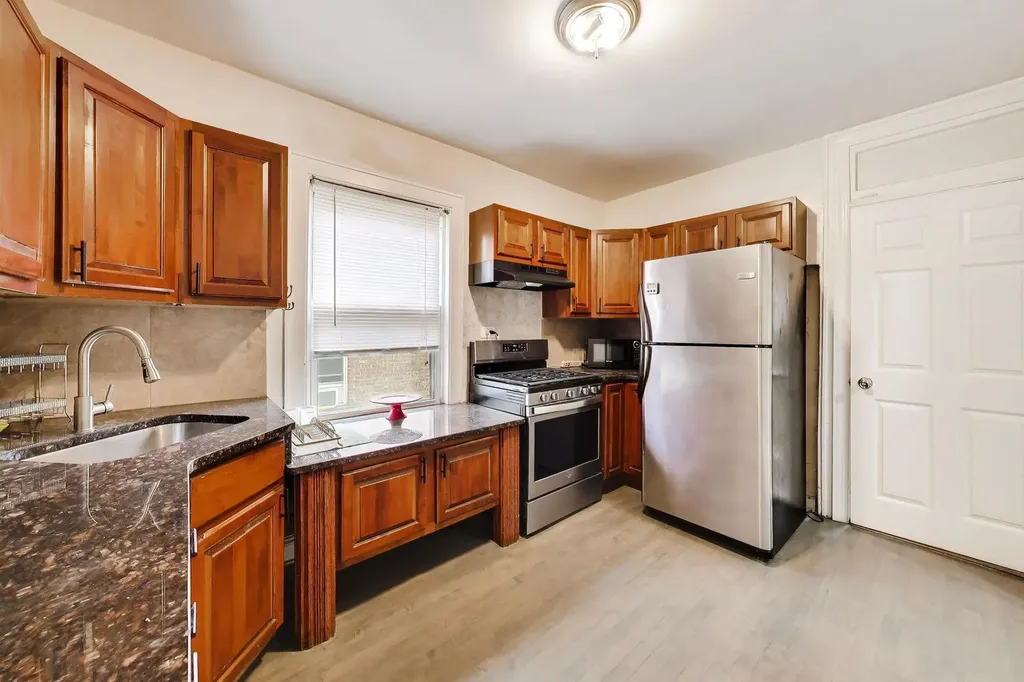 5412 North Western Avenue Chicago IL 60625
