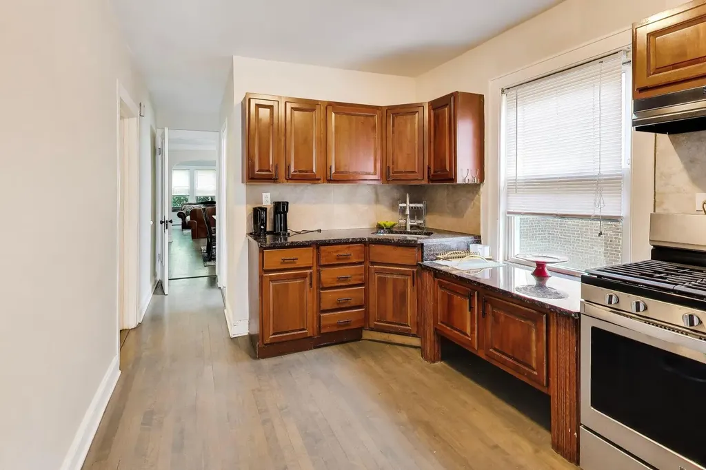 5412 North Western Avenue Chicago IL 60625