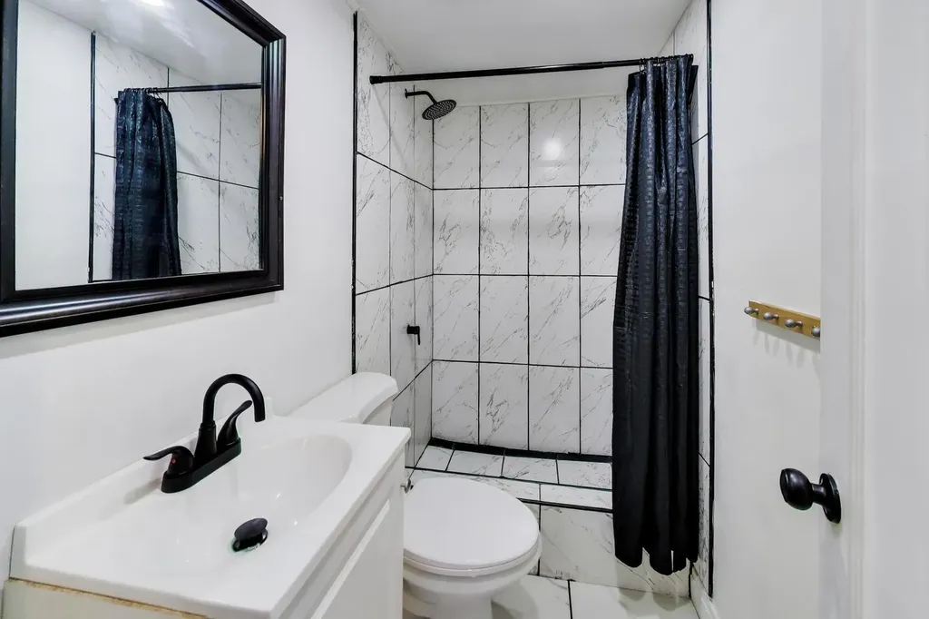 5412 North Western Avenue Chicago IL 60625