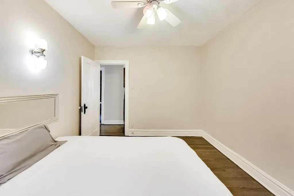 5412 North Western Avenue Chicago IL 60625
