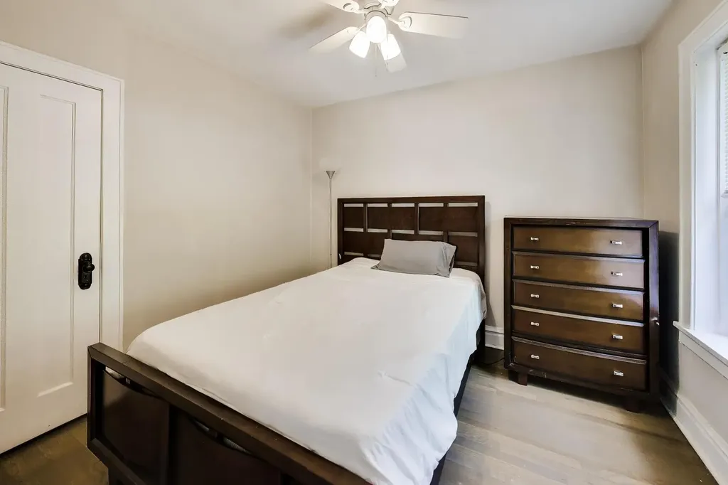 5412 North Western Avenue Chicago IL 60625
