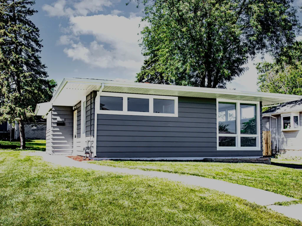 1911 North Hickory Street Crest Hill IL 60403