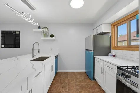 20125 Woodale Street Lynwood IL 60411