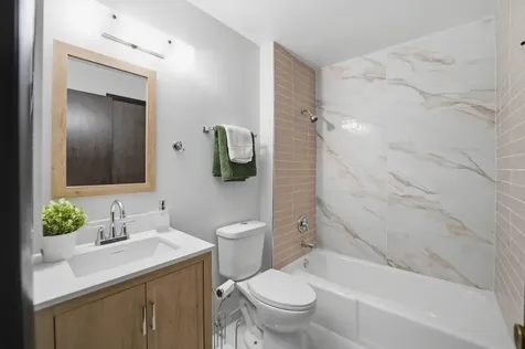 20125 Woodale Street Lynwood IL 60411