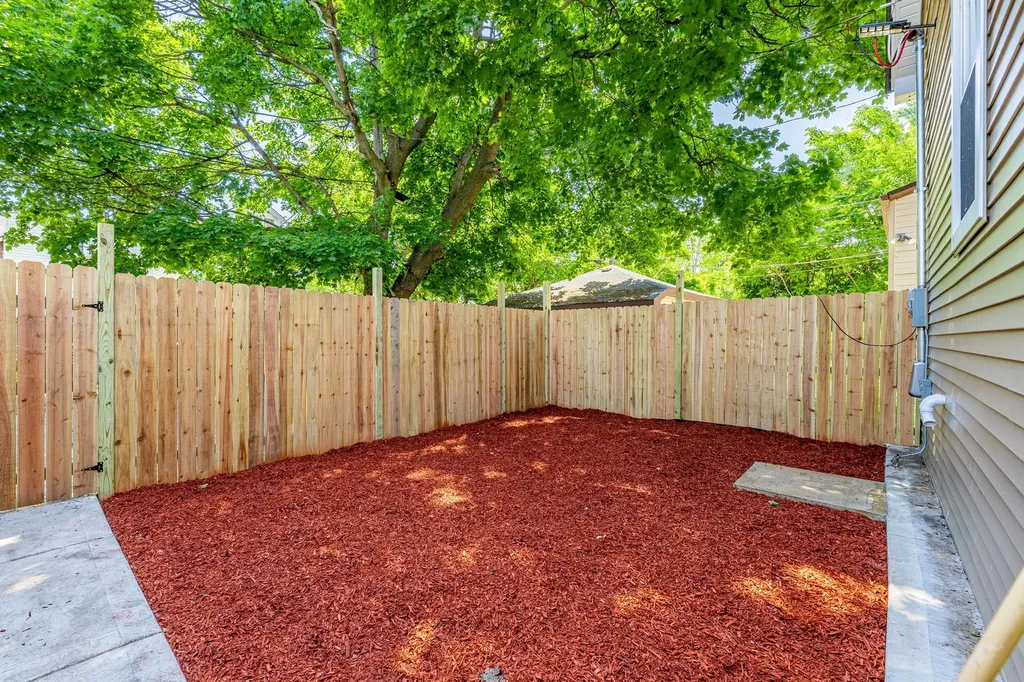 117 East 104th Place Chicago IL 60628