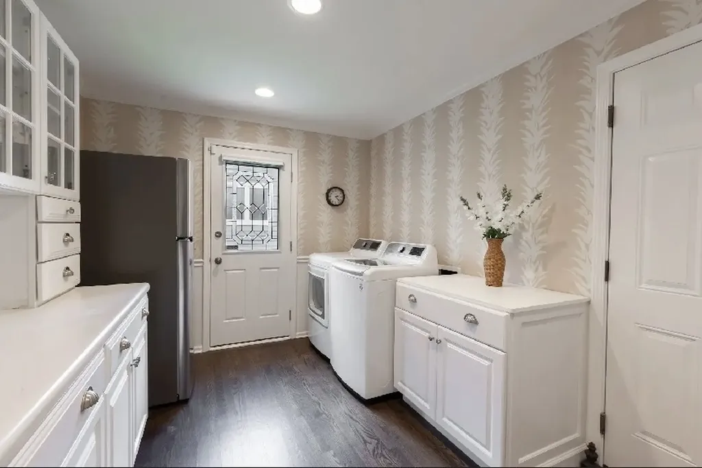 1010 Thunderbird Lane Naperville IL 60563