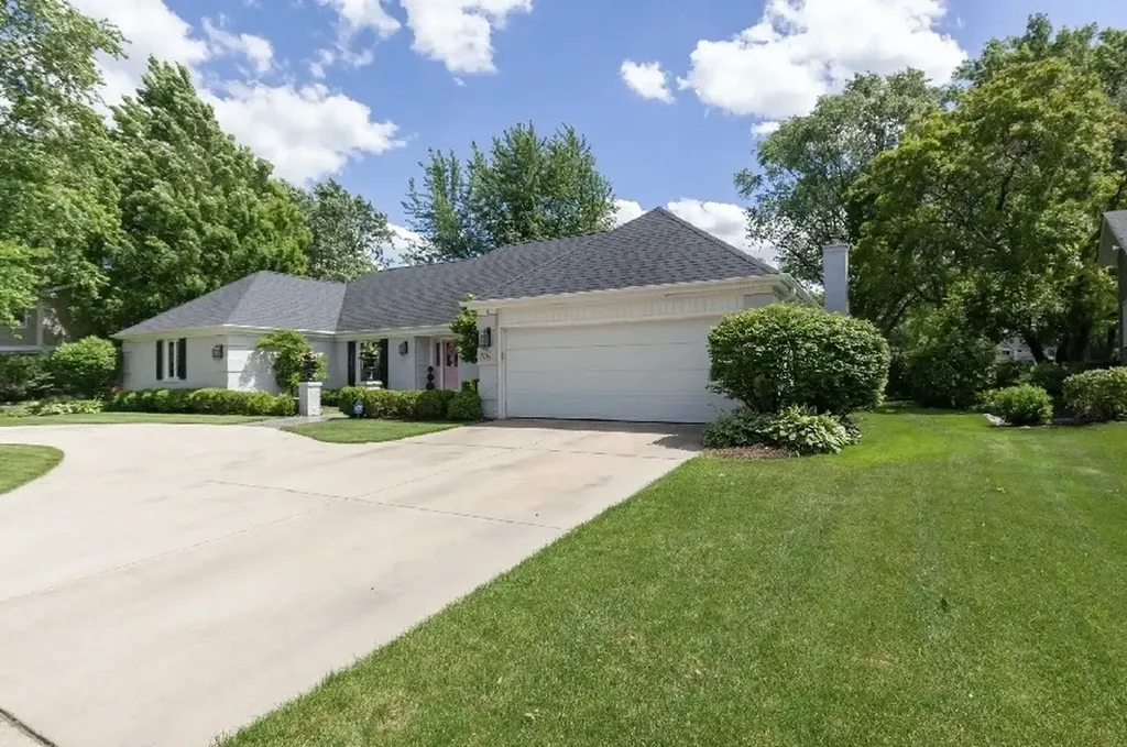 1010 Thunderbird Lane Naperville IL 60563