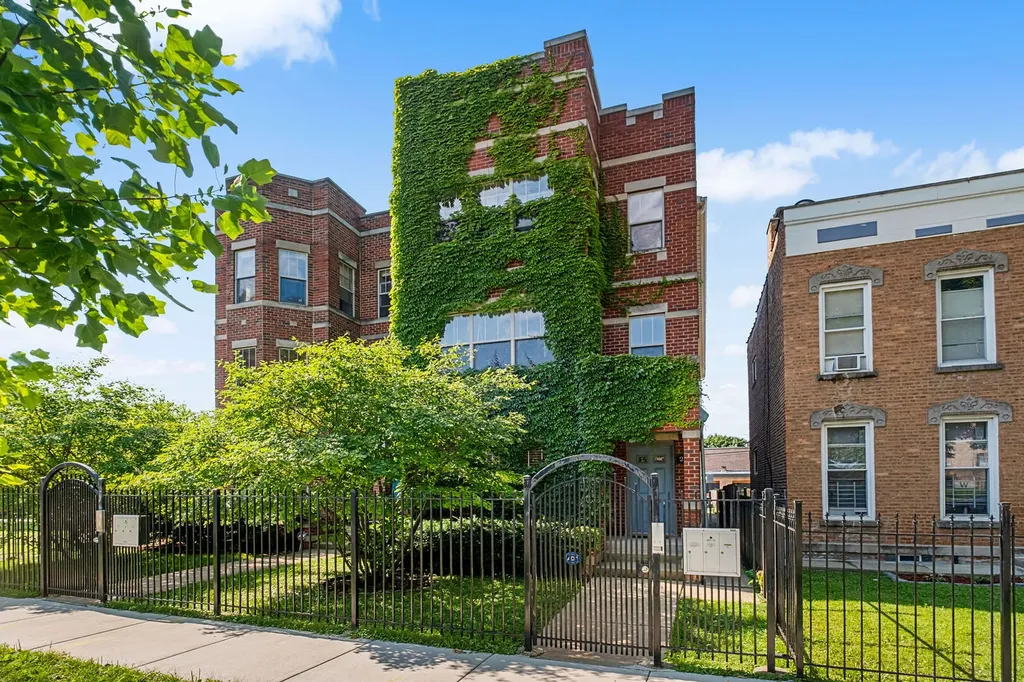 2909 West Fulton Street Chicago IL 60612