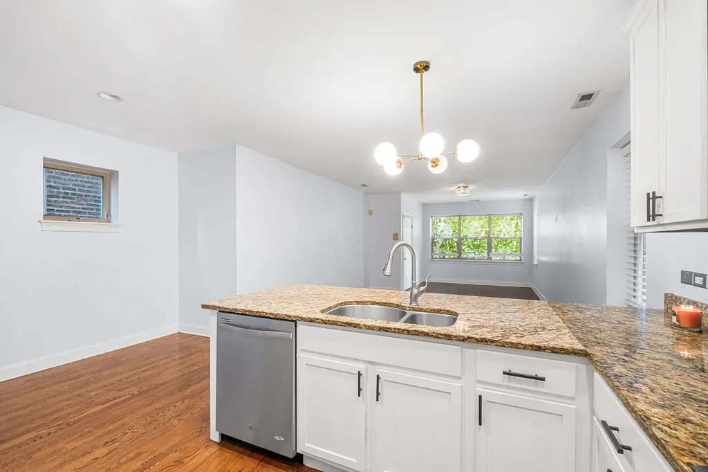 2909 West Fulton Street Chicago IL 60612