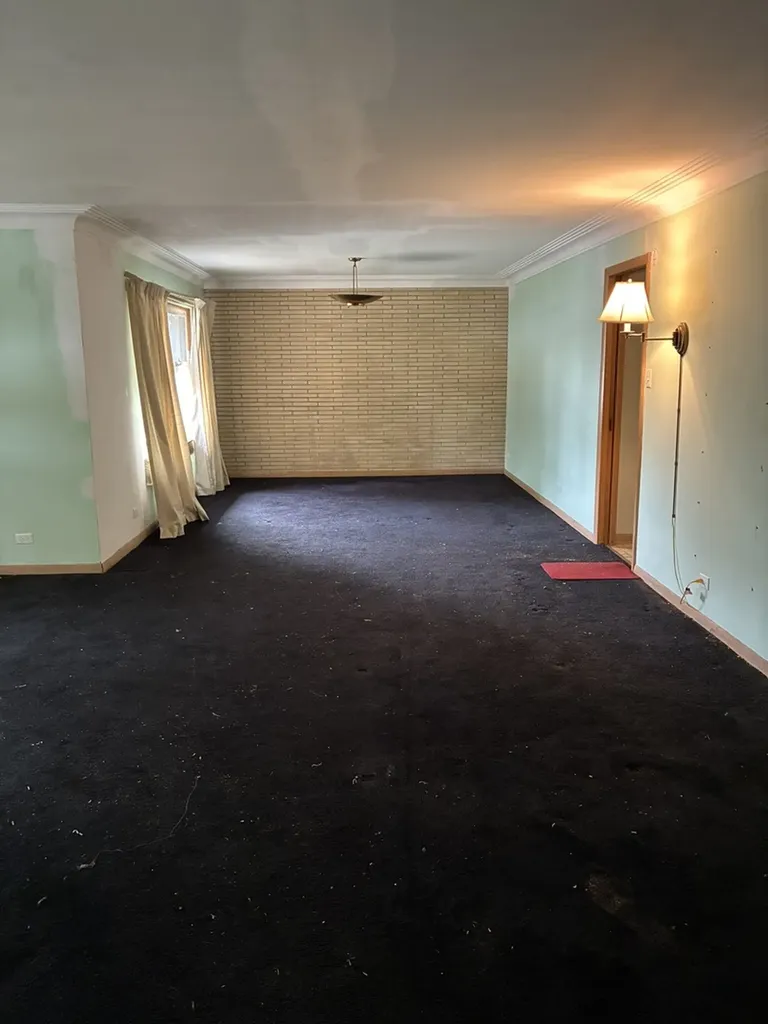 4721 West 78th Street Chicago IL 60652
