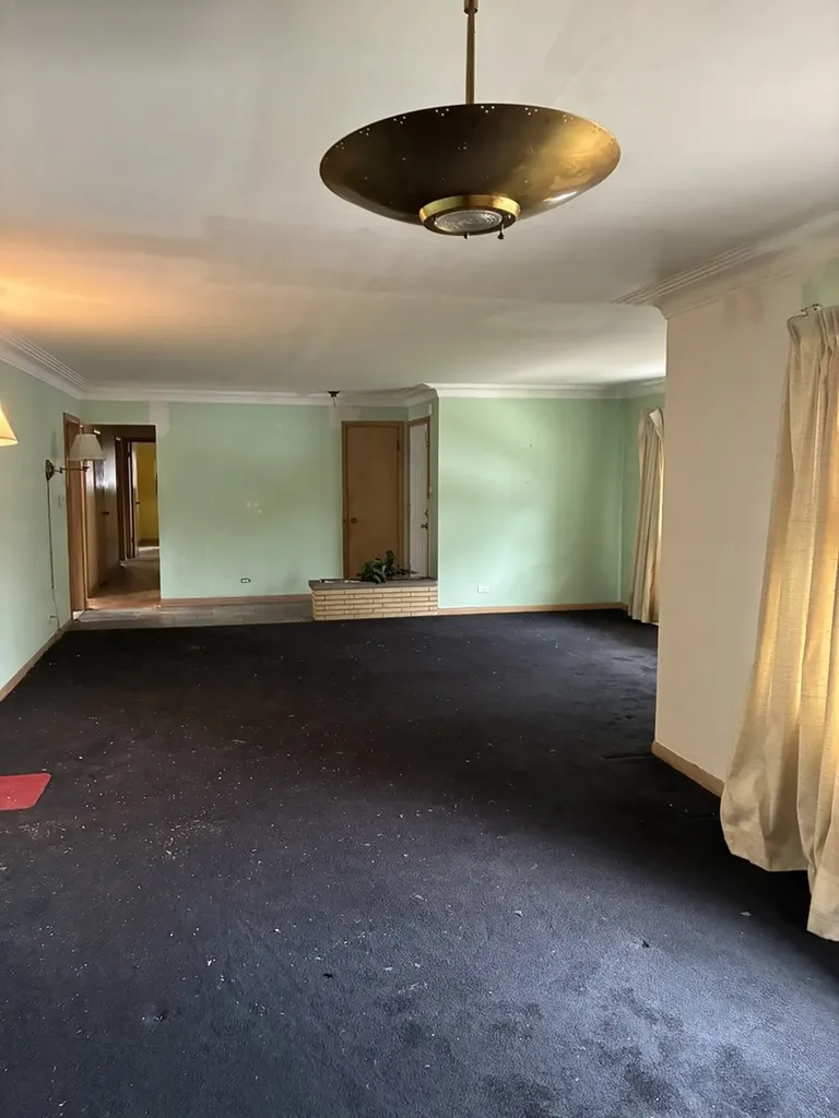 4721 West 78th Street Chicago IL 60652