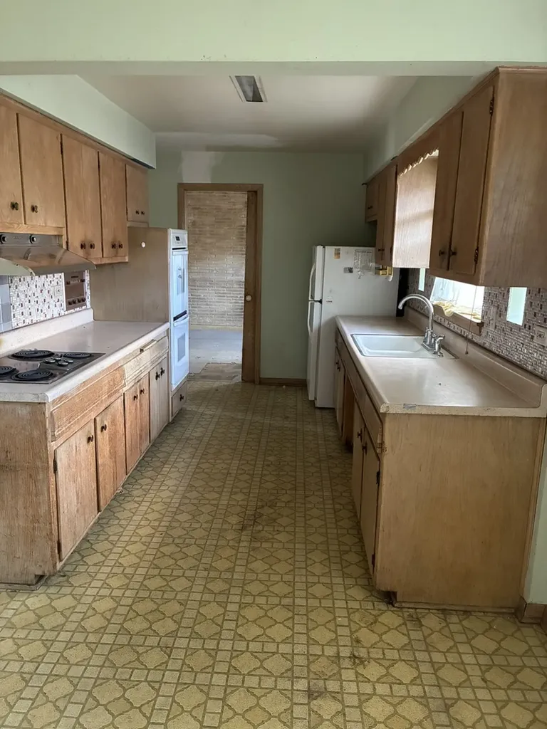 4721 West 78th Street Chicago IL 60652