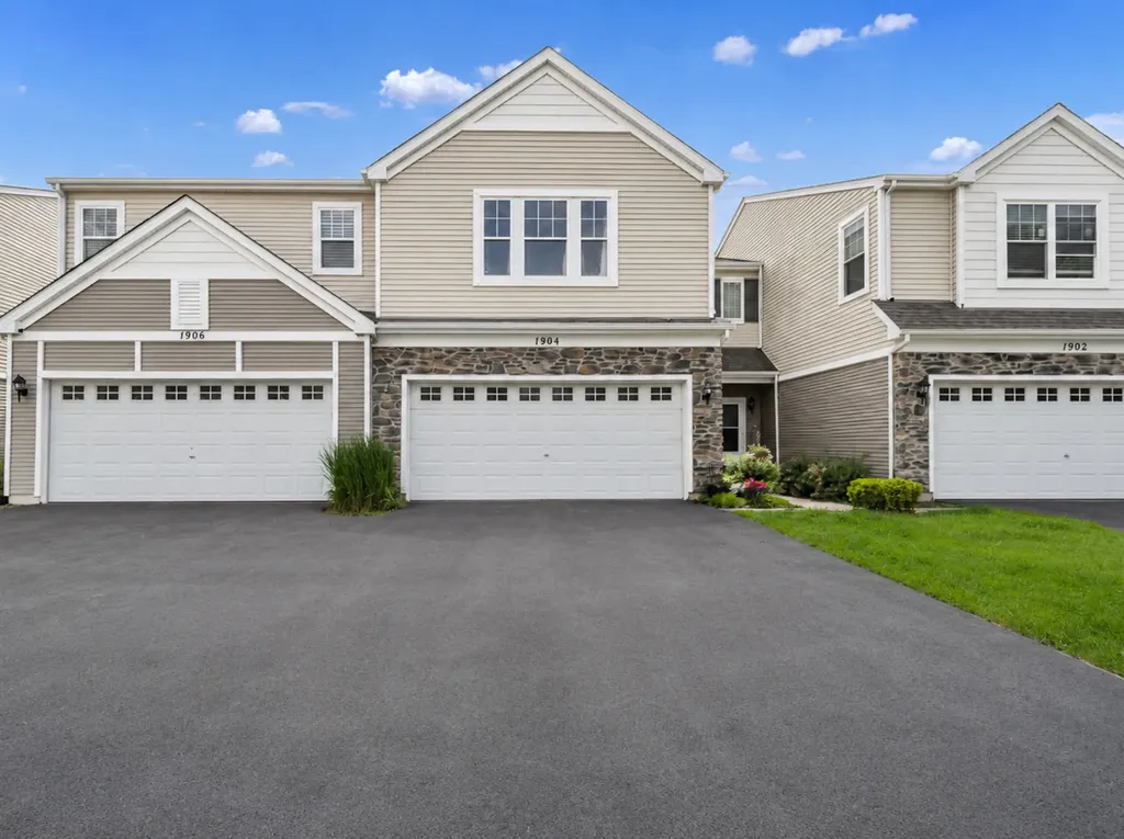1904 Cobblestone Drive Carpentersville IL 60110