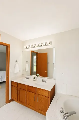 1904 Cobblestone Drive Carpentersville IL 60110