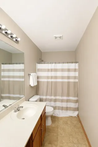 1904 Cobblestone Drive Carpentersville IL 60110