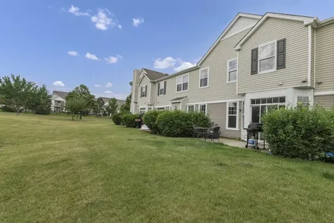 1904 Cobblestone Drive Carpentersville IL 60110