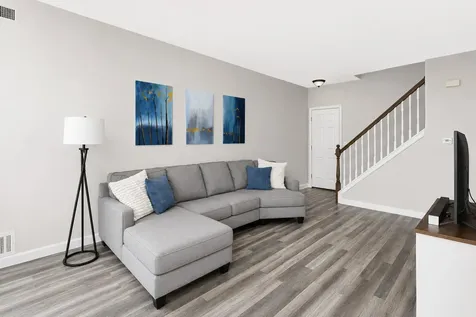 1904 Cobblestone Drive Carpentersville IL 60110
