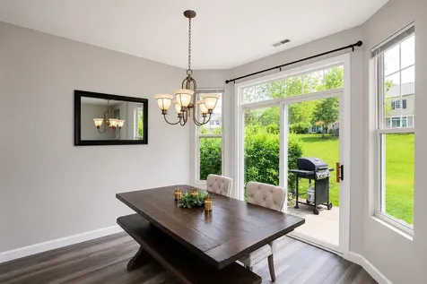 1904 Cobblestone Drive Carpentersville IL 60110