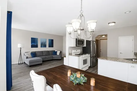 1904 Cobblestone Drive Carpentersville IL 60110