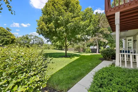 264 Nautical Way Elgin IL 60123