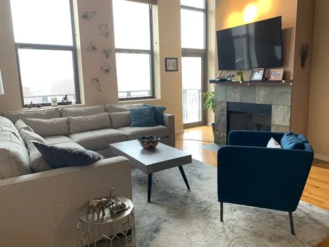 758 North Larrabee Street Chicago IL 60654