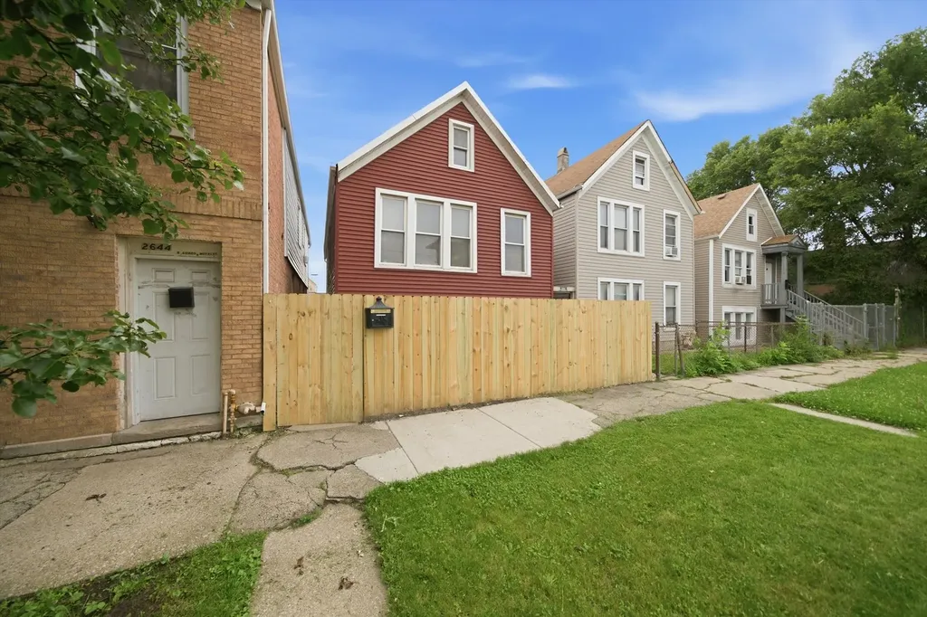 2642 South Sacramento Avenue Chicago IL 60623