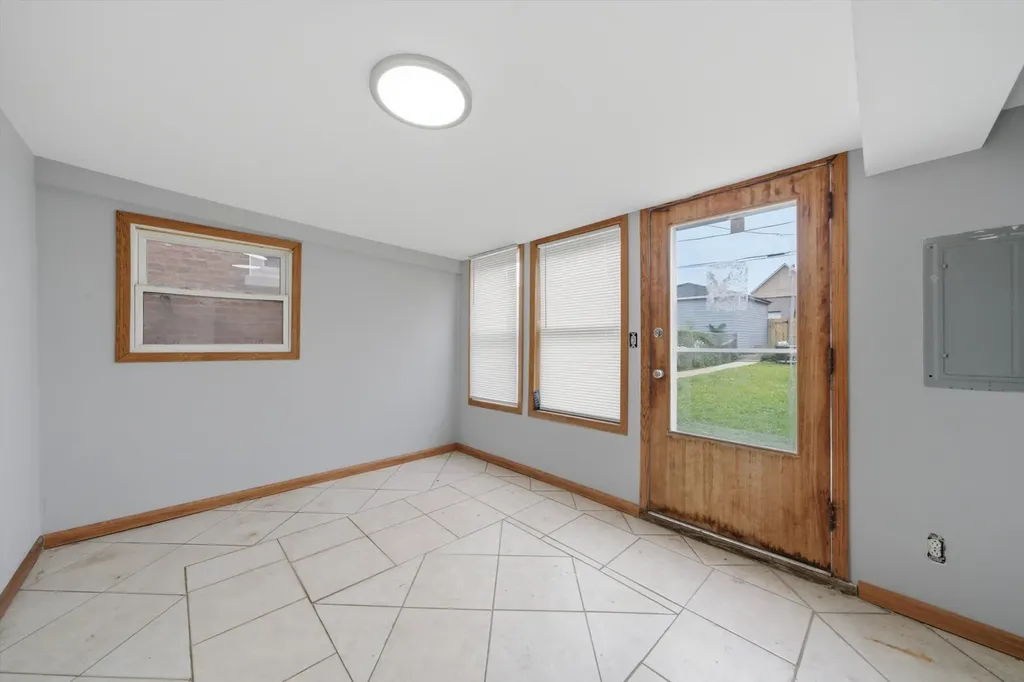 2642 South Sacramento Avenue Chicago IL 60623