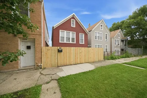 2642 South Sacramento Avenue Chicago IL 60623