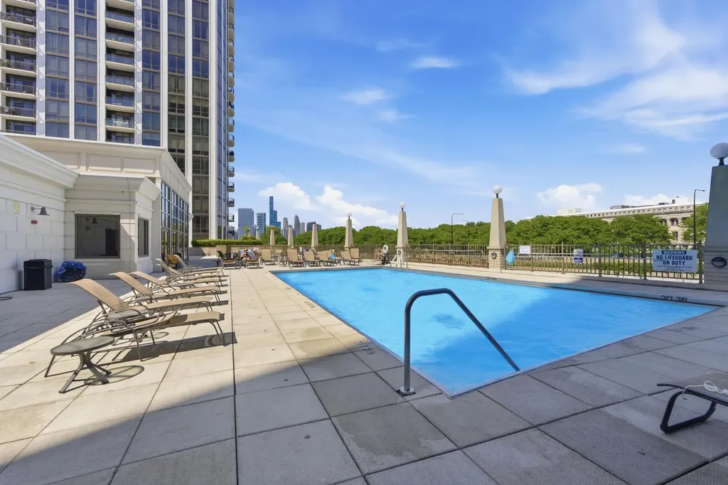 233 East 13th Street Chicago IL 60605