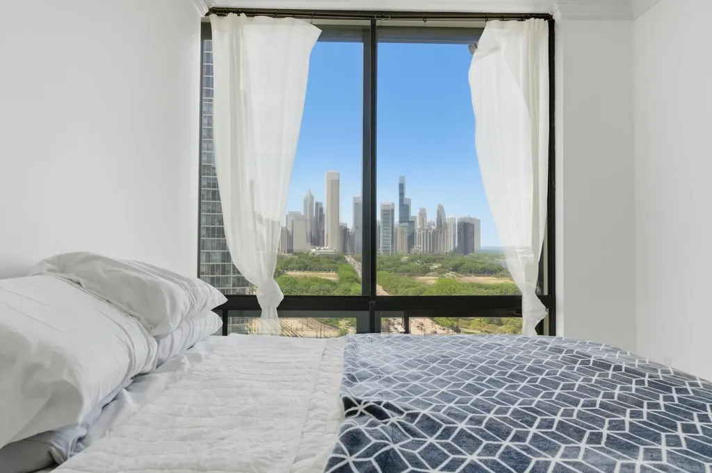 233 East 13th Street Chicago IL 60605