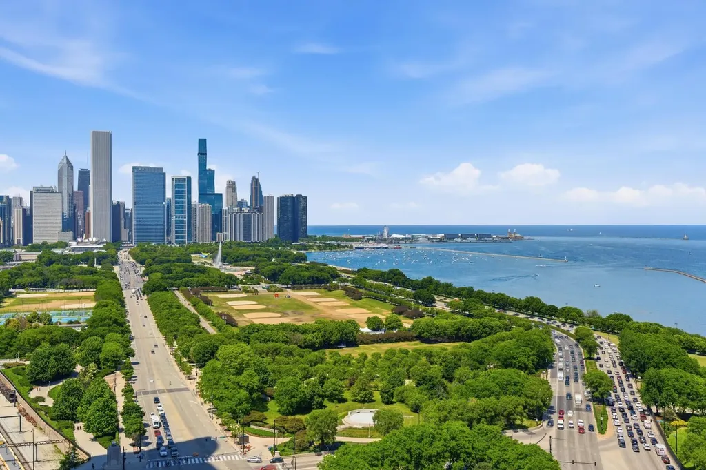 233 East 13th Street Chicago IL 60605