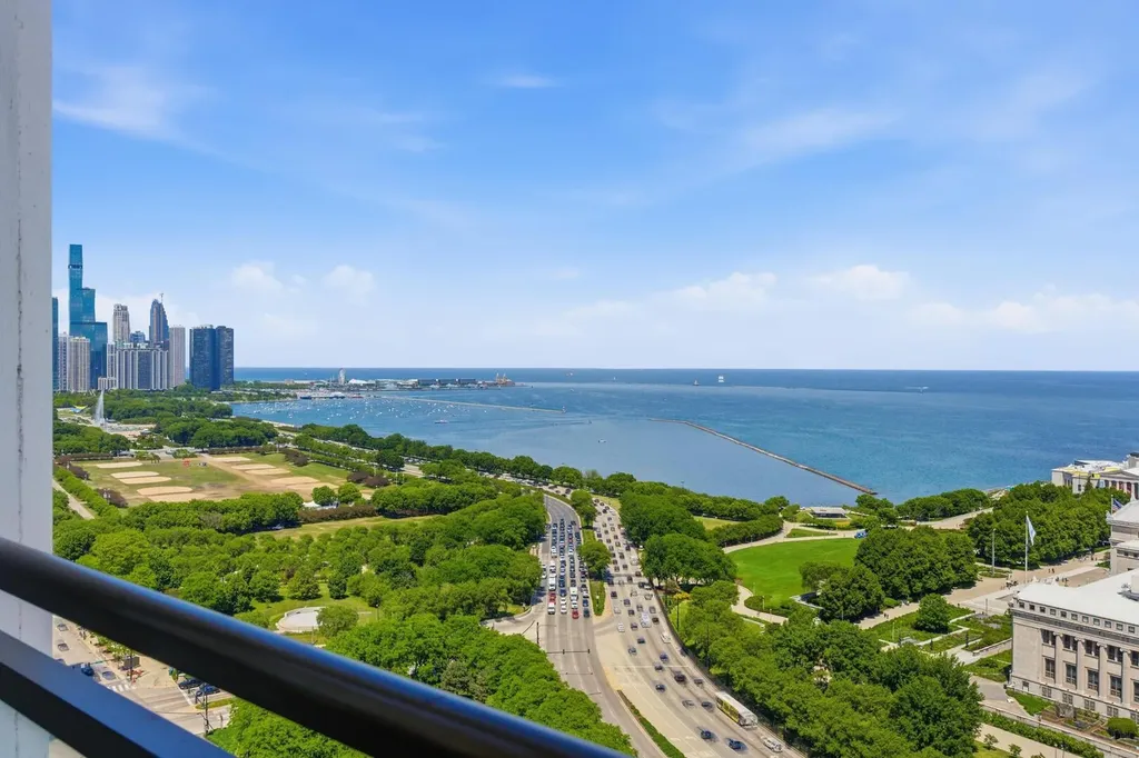 233 East 13th Street Chicago IL 60605
