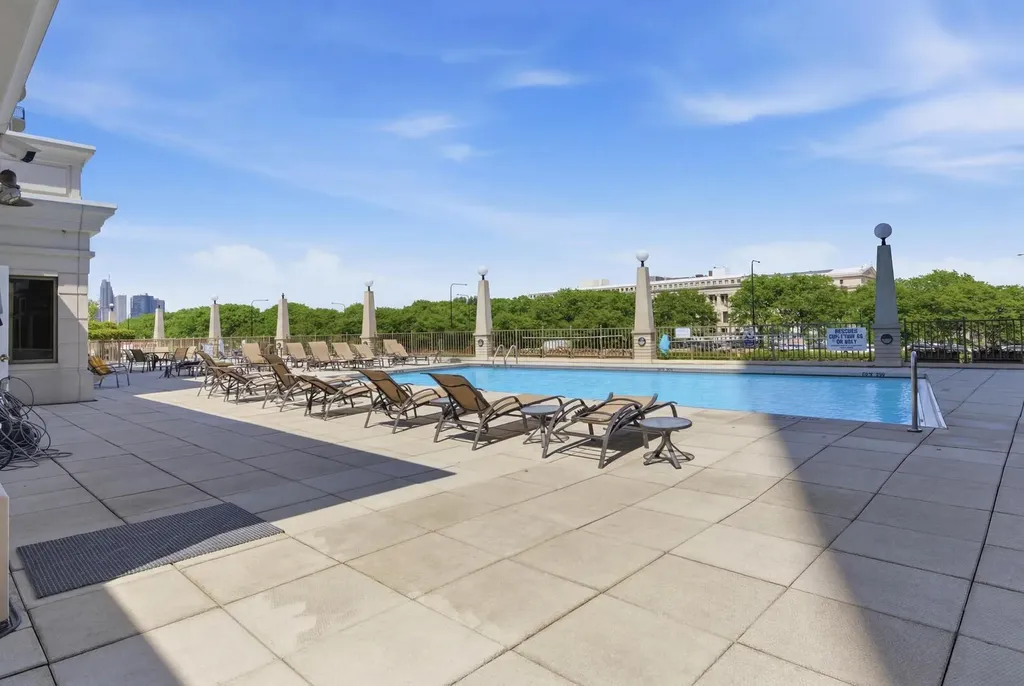 233 East 13th Street Chicago IL 60605
