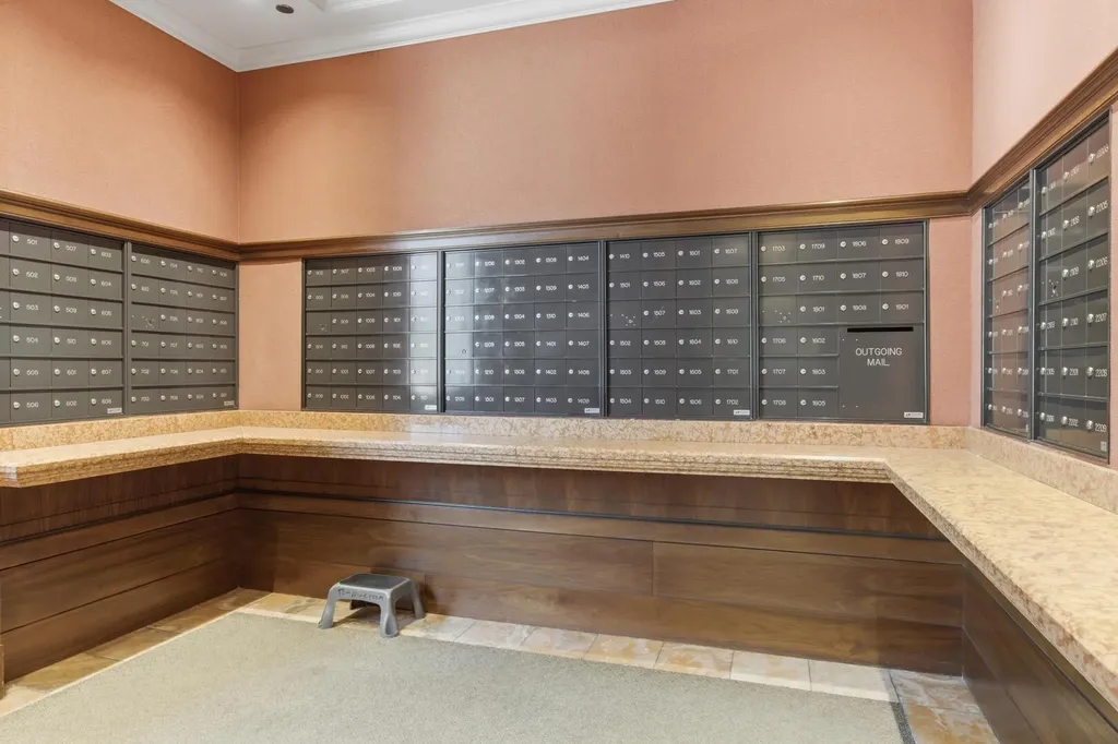 233 East 13th Street Chicago IL 60605