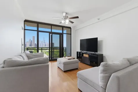 233 East 13th Street Chicago IL 60605