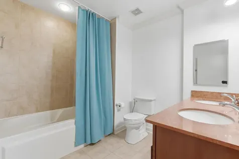 233 East 13th Street Chicago IL 60605