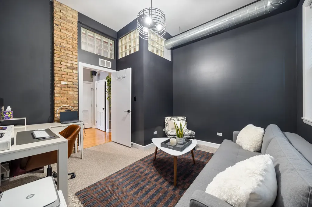 1740 West Belmont Avenue Chicago IL 60657