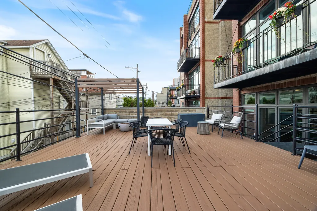 1740 West Belmont Avenue Chicago IL 60657