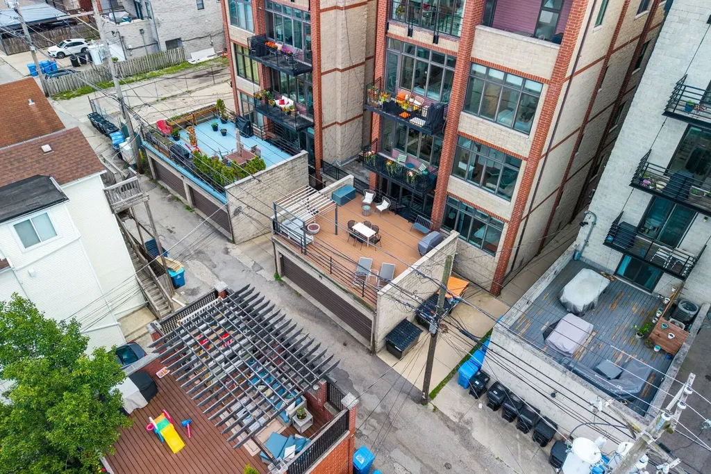 1740 West Belmont Avenue Chicago IL 60657