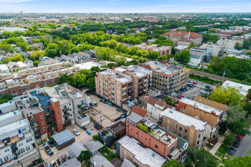 1740 West Belmont Avenue Chicago IL 60657