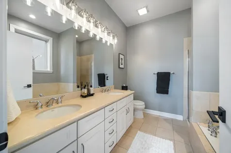 1740 West Belmont Avenue Chicago IL 60657