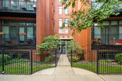 1740 West Belmont Avenue Chicago IL 60657