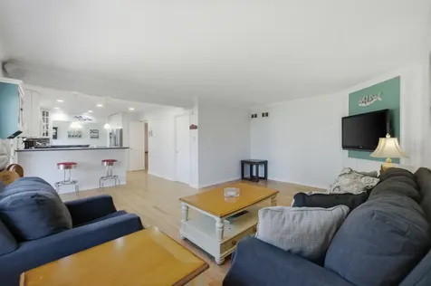 1265 Diane Lane Elk Grove Village IL 60007
